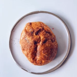 ciabatka-z-suszonymi-pomidorami-swiezo-upieczona-gora