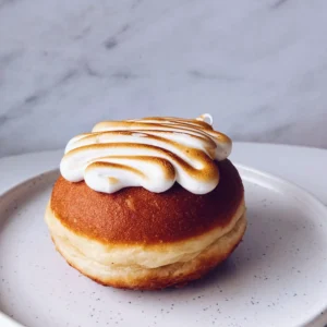 pączek-porzeczka-beza-tłusty-czwartek-świeżo-upieczona