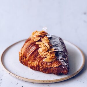 Croissant podwójnie zapiekany Świeżo Upieczona