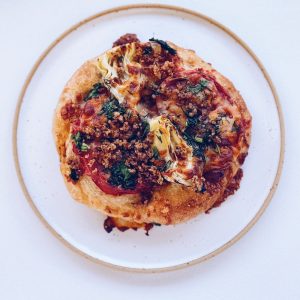 focaccia karczoch-pomidor-maślana bułka tarta