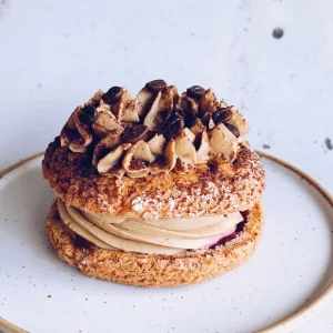 Paris-Brest kawa|wiśnia świeżo upieczona piekarnia
