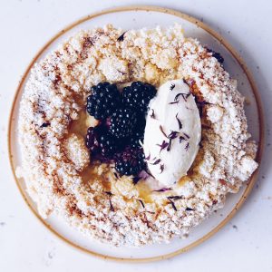 Drożdżówka | Twarożek - jeżyna - krem mascarpone (od 9:00)