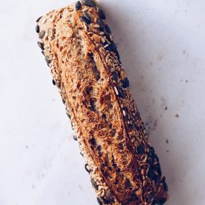 Chleb pszenny z płaskurką - prażony słonecznik - pestki dyni